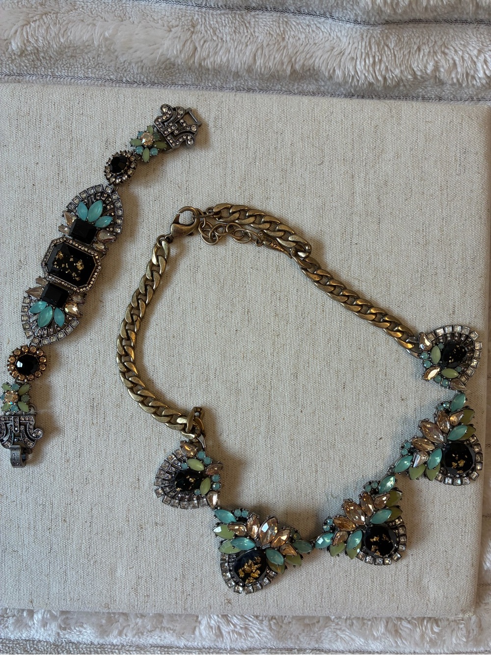Chloe + Isabel Trevi Statement Necklace & Bracelet| Swarovski Crystal orig 196$